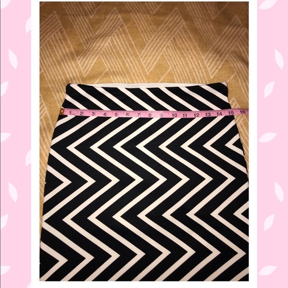 Chevron Pencil Skirt - Picture 3 of 3